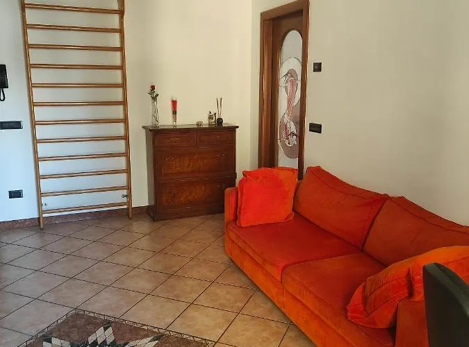 Lara's House
