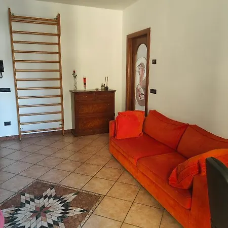Lara's House